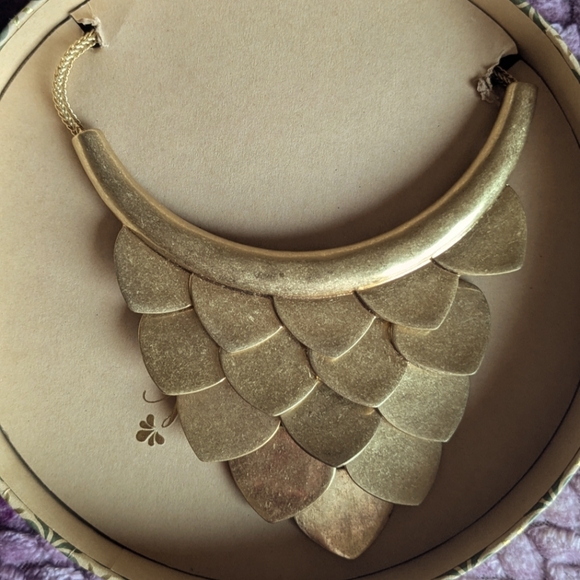 Chloe + Isabel gold bib-style statement necklace - Picture 1 of 1